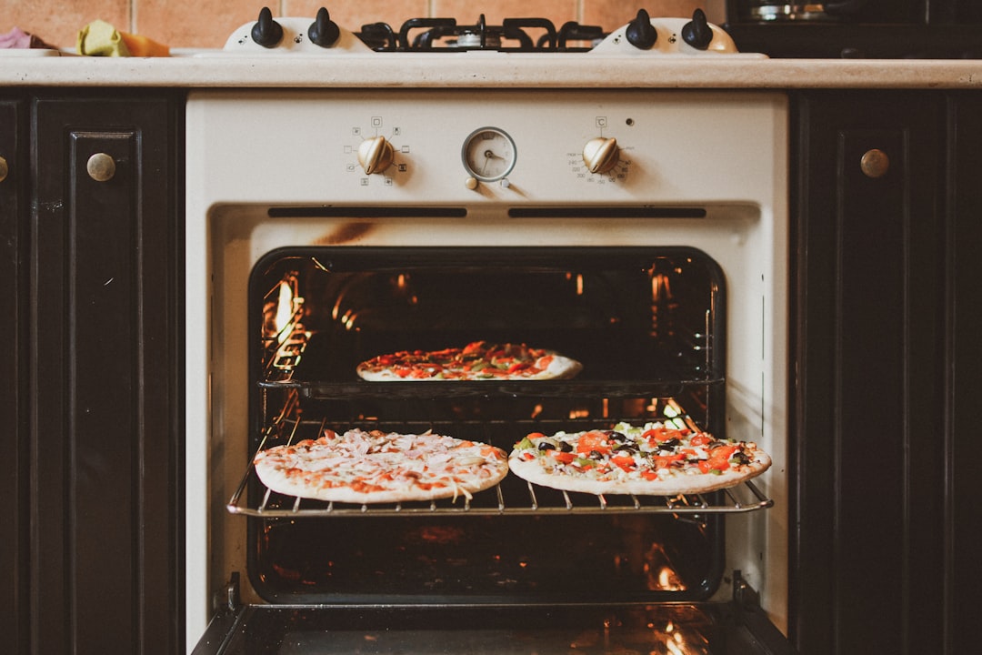 Oven Cleaning Prague – Deep Degreasing Without Harsh Chemicals