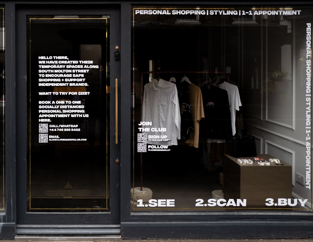 Shop Window Cleaning Prague – Spotless Storefronts